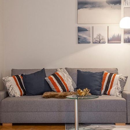 Spacious & Cozy Downtown Apartment With Balcony Budapest Exterior foto